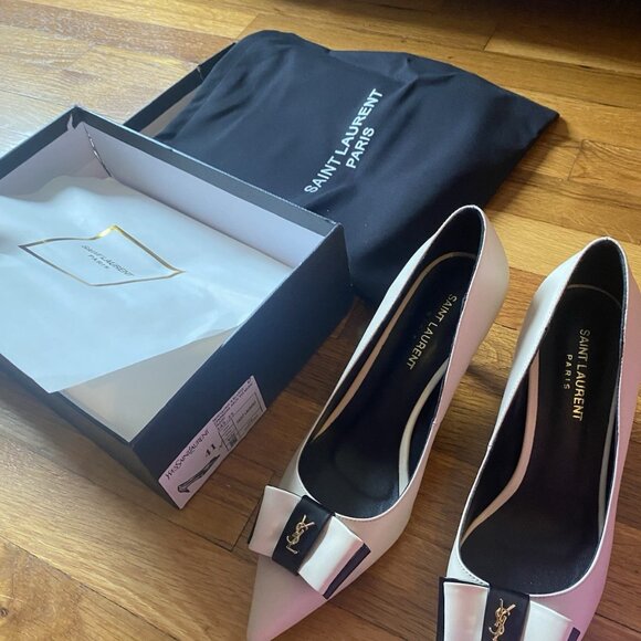 Saint Laurent Pierrot Monogram Bow Pointed Toe Pump - Picture 7 of 11